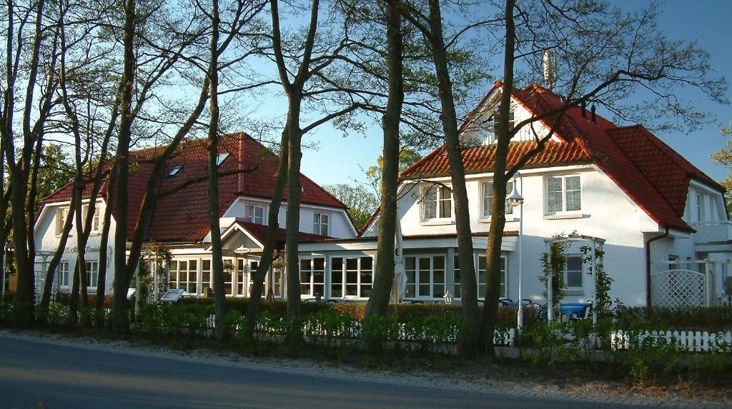 Hotel Haus Kranich Prerow Exteriör bild